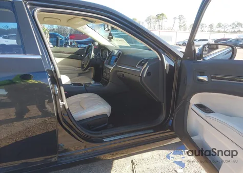 2018 Chrysler 300 Limited z USA, uszkodzony, nr VIN 2C3CCAEGXJH140140